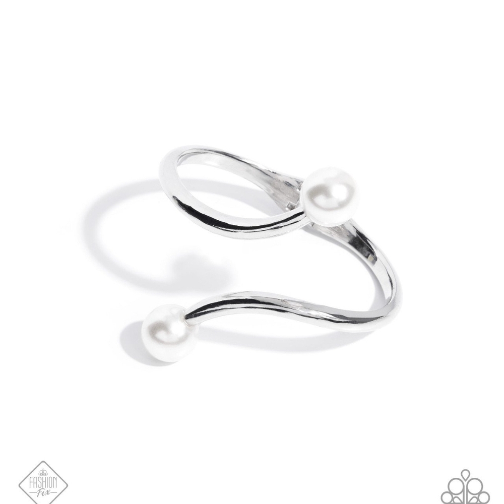 Elegant Silver Bracelet with Pearls Effulgent Exemplar White Unique Fashion